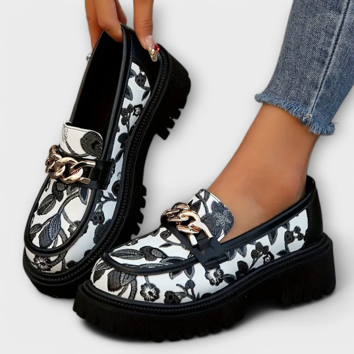 Sandra - Classic Retro Moccasins with Style