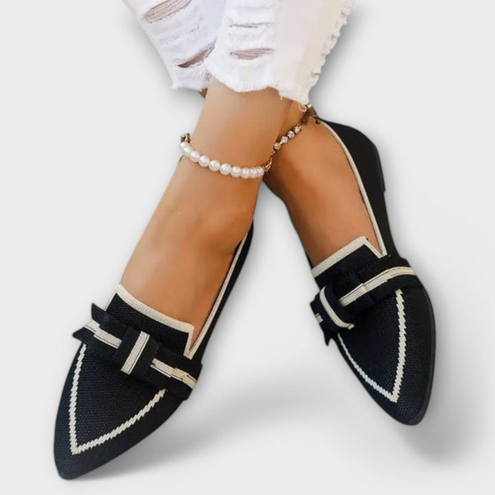 Women's Flat Shoes with Knot Design